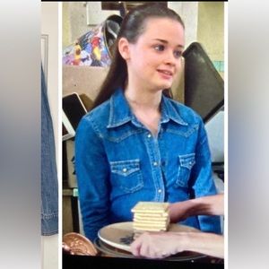 ASO Gilmore Girls - Rory Gilmore Denim Button-up Shirt